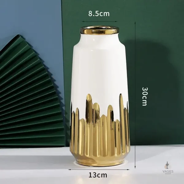 Vase décoratif sobre en blanc et doré