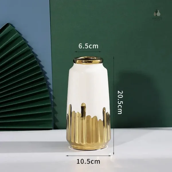 Vase blanc doré pour une touche d'élégance