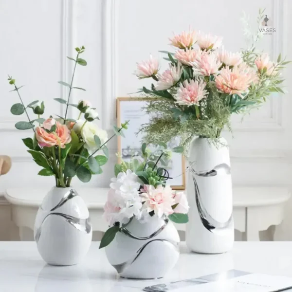 Vase blanc et argent élégant pour décoration intérieure