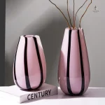 Vase chic en blanc et noir pour décoration