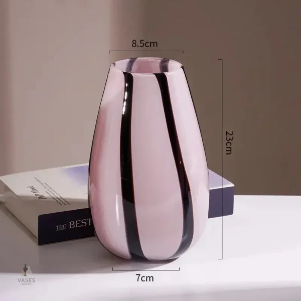 Vase épuré en céramique, parfait pour la maison