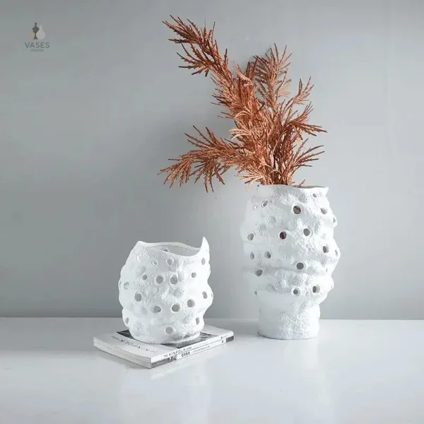 Vase blanc original au design unique