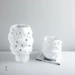 Vase blanc élégant pour décoration moderne