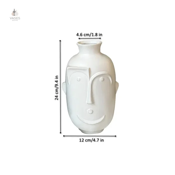 Vase blanc au design artistique, idéal pour fleurs ou décoration