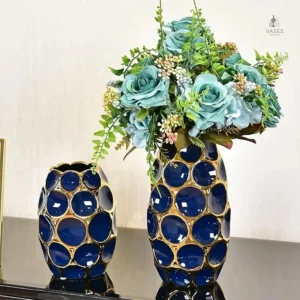 Vase bleu doré élégant pour décoration intérieure