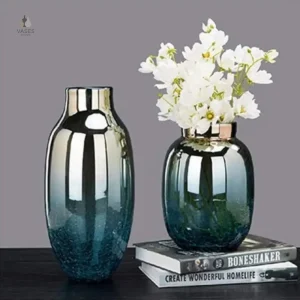 Vase bleu en verre moderne