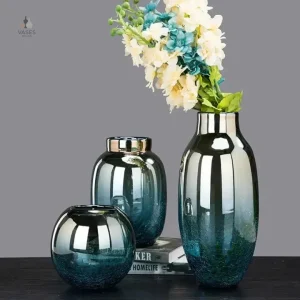 Vase bleu décoratif en verre