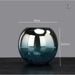 Vase bleu en verre soufflé