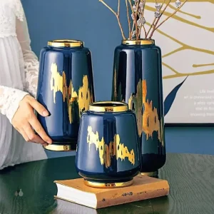 Vase bleu doré élégant pour décoration intérieure