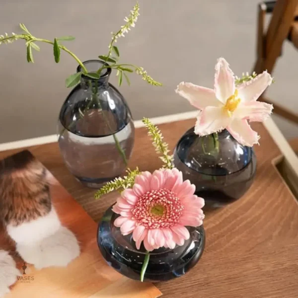 Vase décoratif bleu, parfait pour la maison ou le bureau