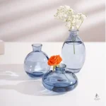 Vase en verre clair de couleur bleue pour style unique