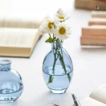 Vase bleu élégant, un accessoire de décoration raffiné