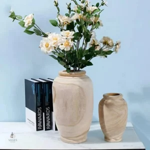 Vase en bois sculpté, design moderne