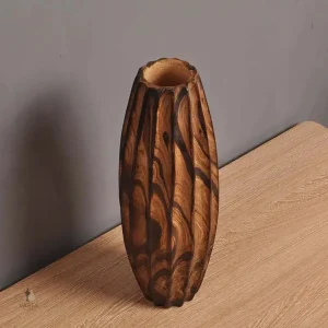 Vase original en bois pour intérieur