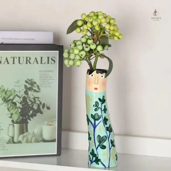 Vase bonhomme coloré, parfait pour fleurs fraîches