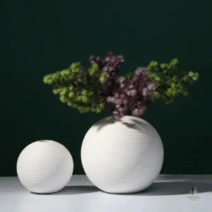 Vase décoratif boule, finition blanche