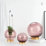 Vase boule en verre, accessoire de table chic
