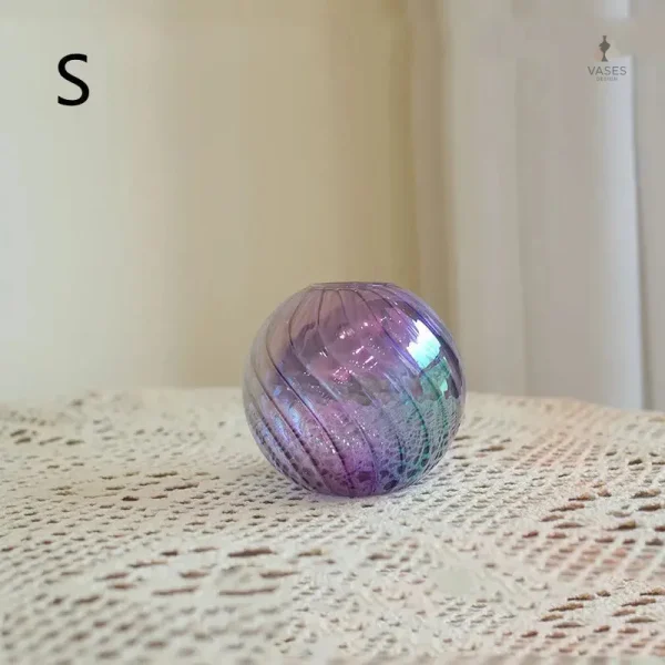 Vase en verre avec forme arrondie