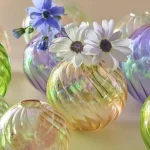 Vase en verre pour fleurs