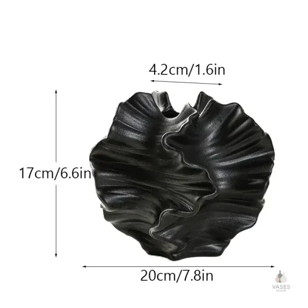 Vase en verre soufflé pour mise en scène élégante