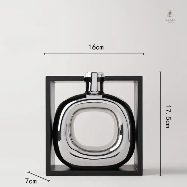 Vase en céramique avec finition brillante argentée