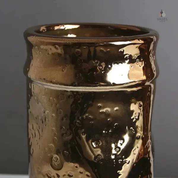 Vase décoratif en céramique avec forme originale