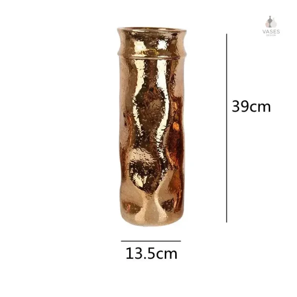 Vase céramique aux motifs distinctifs et raffinés