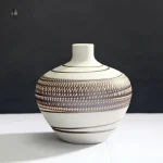 Vase en céramique beige pour fleurs