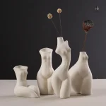 Vase céramique femme en design artistique