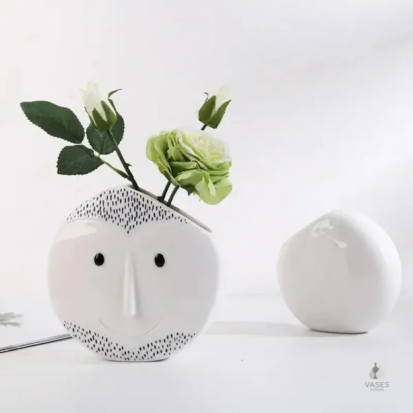 Vase céramique de forme circulaire moderne