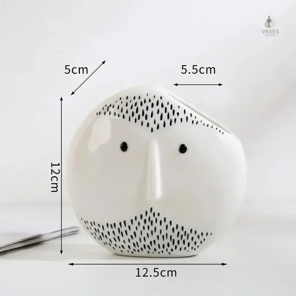 Vase en céramique avec finition lisse