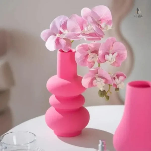 Vase rose, design contemporain en céramique