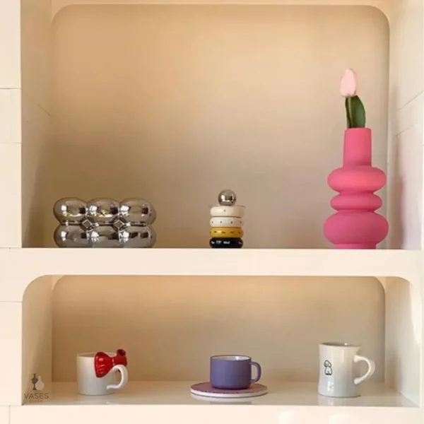 Vase rose, style minimaliste en céramique