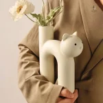 Vase décoratif avec motif félin