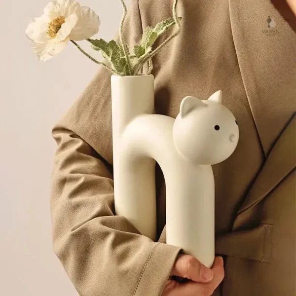 Vase décoratif avec motif félin