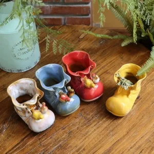 Vase en forme de chaussure décoratif