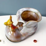 Vase chaussure coloré pour ornements floraux