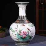 Vase chinois contemporain aux lignes épurées