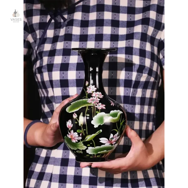 Vase chinois noir, pièce maîtresse pour intérieur