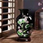 Vase chinois élégant avec finition noire brillante