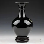Vase noir stylisé, touche asiatique pour la déco