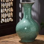 Vase traditionnel chinois avec motif vert
