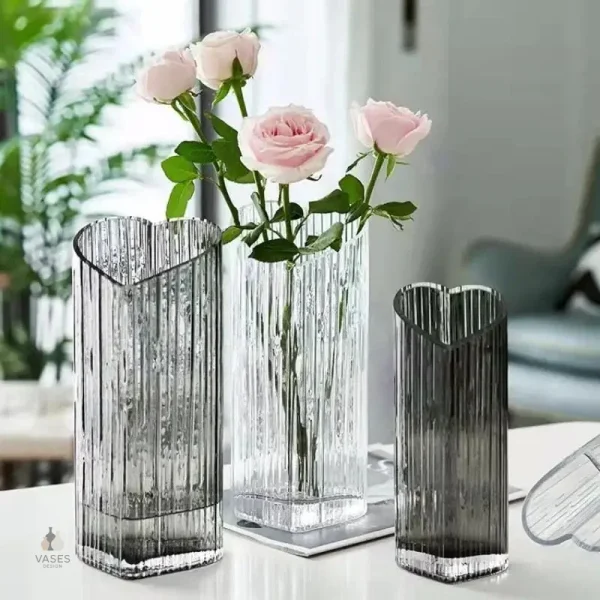Vase cœur en verre élégant et décoratif