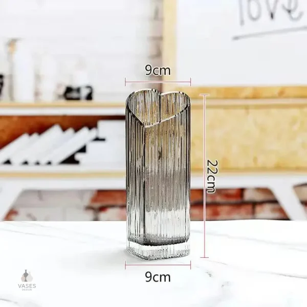Vase cœur en verre pour fleurs fraîches