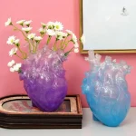 Vase en forme de coeur organique moderne