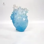 Vase décoratif en forme de coeur stylisé