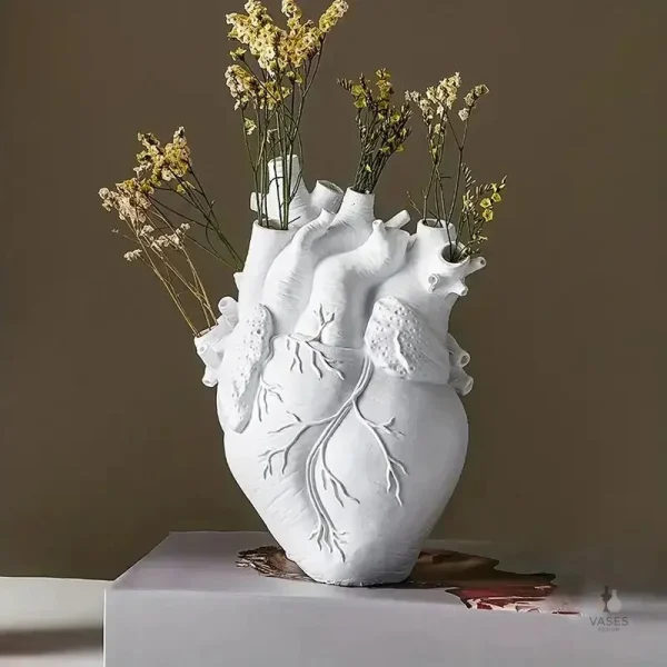 Vase coeur design unique, style contemporain