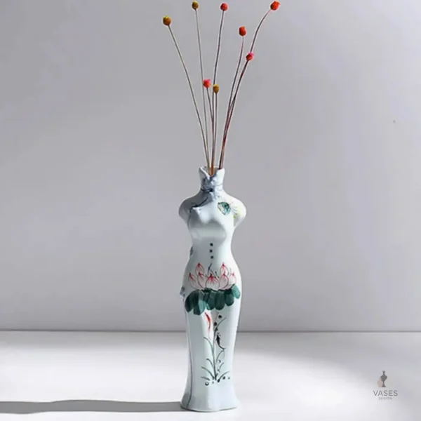 Vase décoratif inspiré de la silhouette féminine