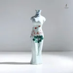 Vase moderne avec forme de corps féminin