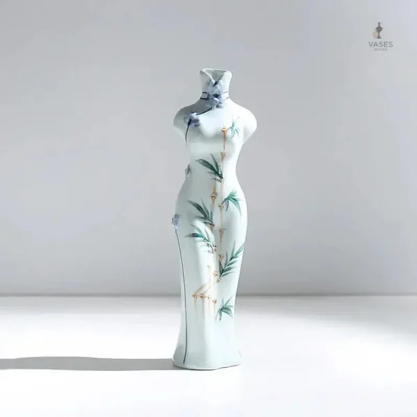 Vase contemporain en forme de silhouette de femme